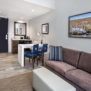 King Suite Hearing Access